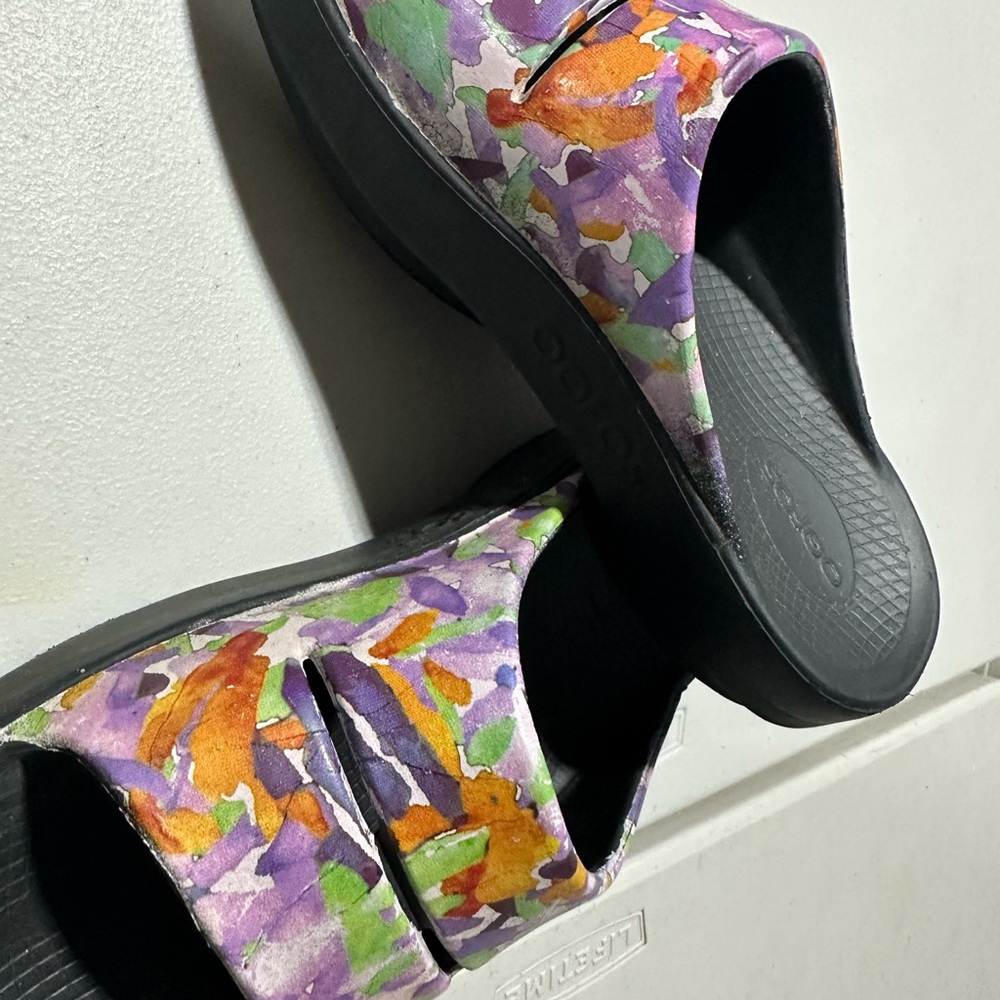 OOFOS Women's Floral Slide Sandals - Multicolor